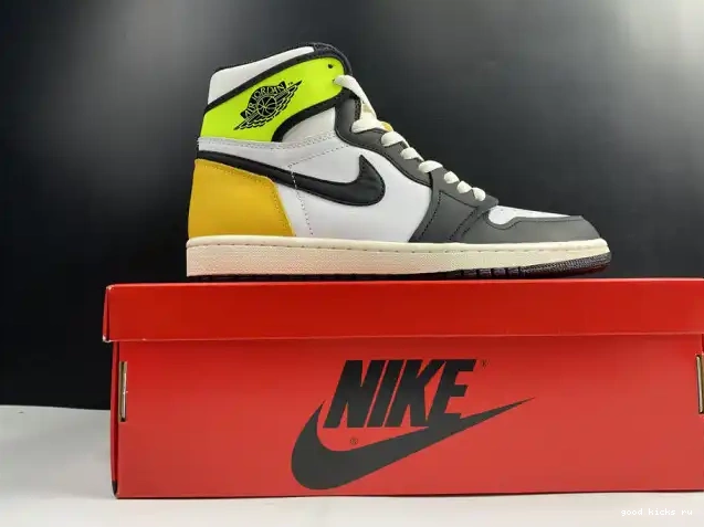 Rep 555088-118 JORDAN HIGH AIR GOLD' 1 'VOLT OG RETRO 0617